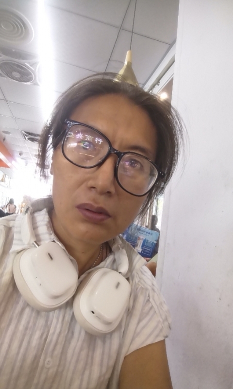 冬天的蔷薇的第三张照片--台北中老年相亲网